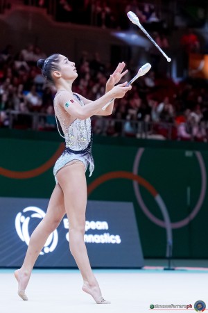 raffaeli sofia ita sfe09166 copia simone ferraro ph